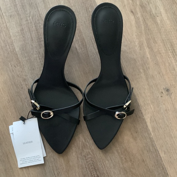 MANGO buckle leather sandals - size 7.5 - NWT 🌹 - Picture 3 of 4